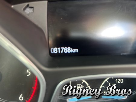 2017 Ford Focus - thumbnail 16