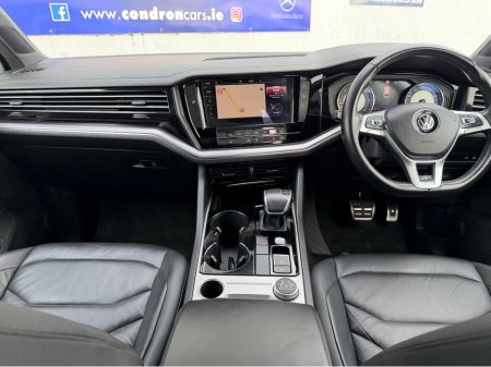 2019 Volkswagen Touareg - thumbnail 16