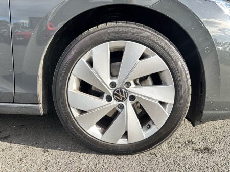 2025 Volkswagen Golf GOLF EDITION 75 2.0 TDI 116HP €31,975 thumbnail