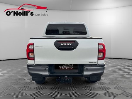 2025 Toyota Hilux *NO VAT* 2.8 INVINCIBLE  AUTO #332 €57,999 thumbnail