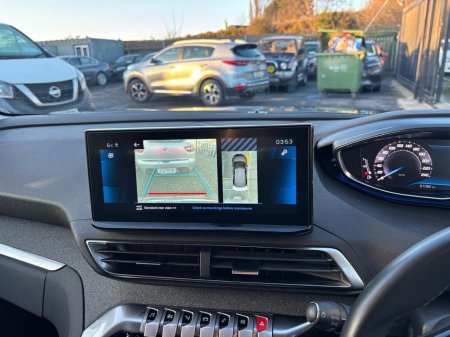 2022 Peugeot 3008 FL ALLURE 1.2 130 6.3 4DR €25,950 thumbnail