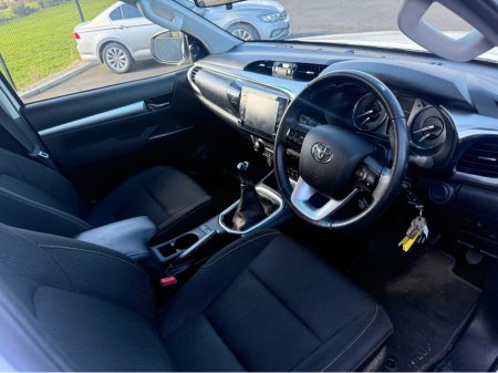 2023 Toyota Hilux - thumbnail 16
