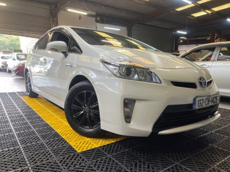 2015 Toyota Prius - thumbnail 1