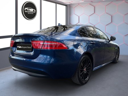 2015 Jaguar XE - thumbnail 4