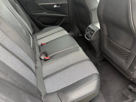 2017 Peugeot 3008 - thumbnail 8