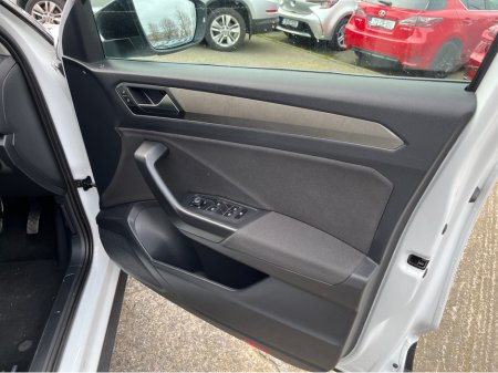 2021 Volkswagen T-Roc - thumbnail 12