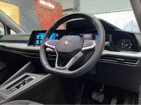 2024 Volkswagen Golf €32950 2024 VOLKSWAGEN GOLF 2.0 TDI ACTIVE ADVANCE PLATINUM ED 2.0 AUTOMATIC / CRUISE CONTROL / REVERSE CAMERA / HEATED SEATS / AMBIENT LIGHTS €32,950 thumbnail