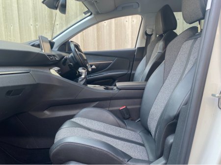 2019 Peugeot 3008 ALLURE 1.5 BLUE HDI 130 €18,999