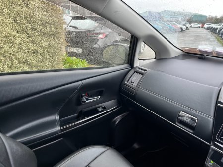 2018 Toyota Prius Alpha GR SPORT 7 SEATER AUTOMATIC 1.8 HYBRID PETROL //LOW MILES//KEYLESS ENTRY//REVERSE CAMERA// €23,950 thumbnail