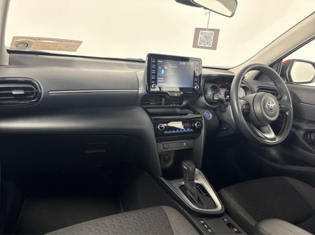 2023 Toyota Yaris CR LUNA**TOUCHSCREEN BLUETOOTH MEDIA**SEMI DIGITAL DASH**REVERSE CAMERA**PARKING SENSORS**MULTIFUNCTIONAL STEERING WHEEL**CRUISE CONTROL**KEYLESS START*8AUTO LIGHTS**AUTO WIPERS**ISOFIX** €26,795 thumbnail