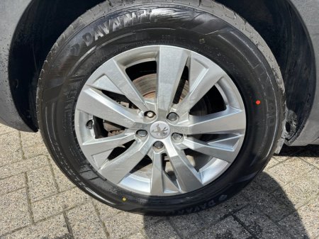 2018 Peugeot 5008  €18,950