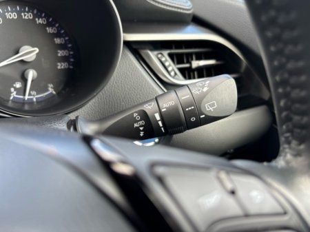 2023 Toyota C-HR - thumbnail 11