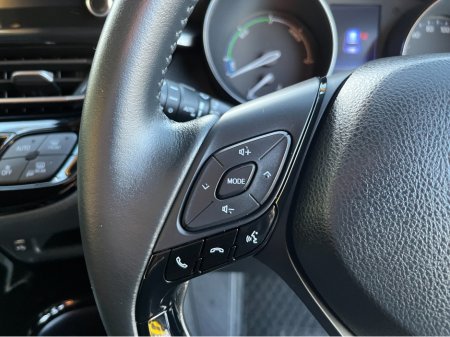 2020 Toyota C-HR SOL AUTOMATIC HYBRID 1.8 PETROL //LOW MILES//HIGH SPEC//HALF LEATHER SEATS//KEYLESS ENTRY//360 PARKING CAMERAS//ADAPTIVE CRUISE CONTROL// €22,950 thumbnail