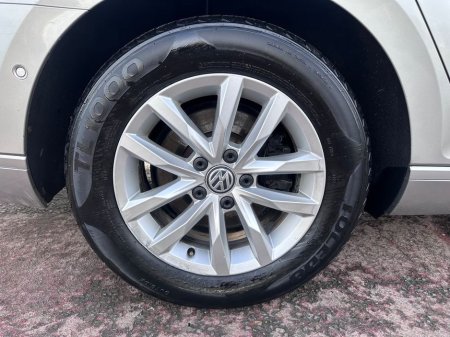 2017 Volkswagen Passat - thumbnail 37