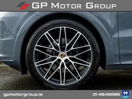 2024 Porsche Cayenne E-HYBRID 4DR AUTO *MEGA SPEC* €107,900 thumbnail