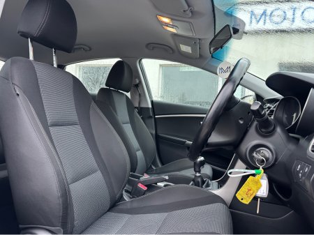 2016 Hyundai i30 1.4 PETROL CLASSIC 5DR thumbnail