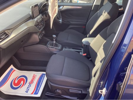 2019 Ford Focus - thumbnail 16