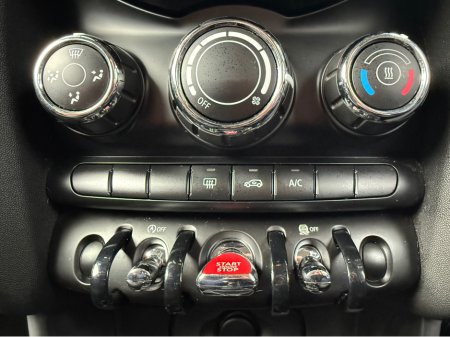 2017 MINI Cooper Black Ed 1.5P €15,750 thumbnail