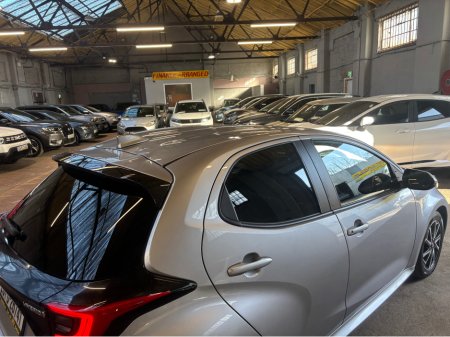 2023 Toyota Yaris - thumbnail 21