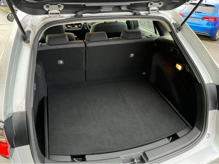 2022 Toyota Corolla TOURING HYBRID AUTOMATIC 1.8 PETROL //REVERSE CAMERA//ADAPTIVE CRUISE CONTROL// €19,950 thumbnail