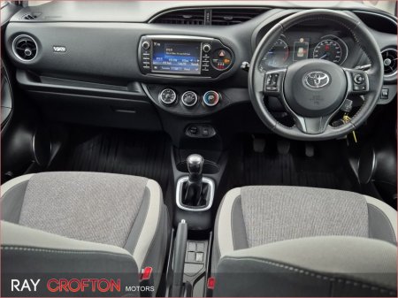 2019 Toyota Yaris - thumbnail 4