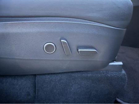 2024 Tesla Model Y - thumbnail 11