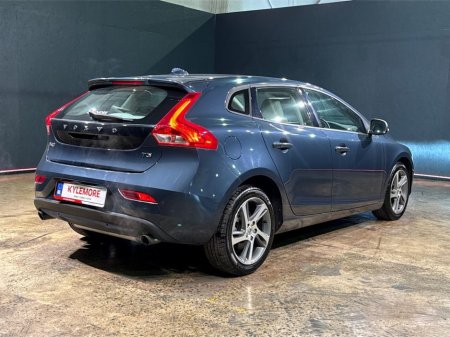 2017 Volvo V40 - view 3