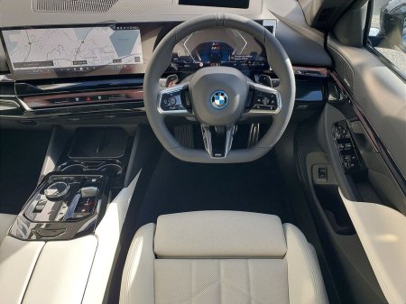 2026 BMW 5 Series - photo 5