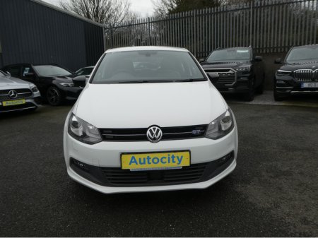 2015 Volkswagen Polo - thumbnail 2