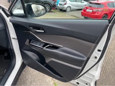 2020 Toyota C-HR - thumbnail 12