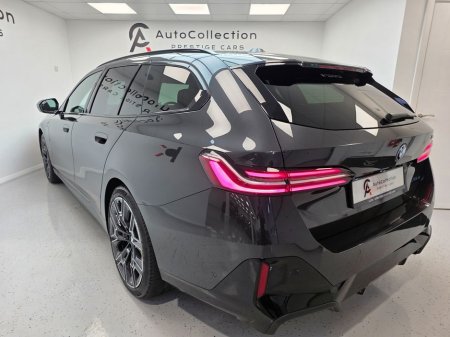 2025 BMW 5 Series - thumbnail 4