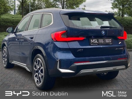 2025 BMW X1 - view 4