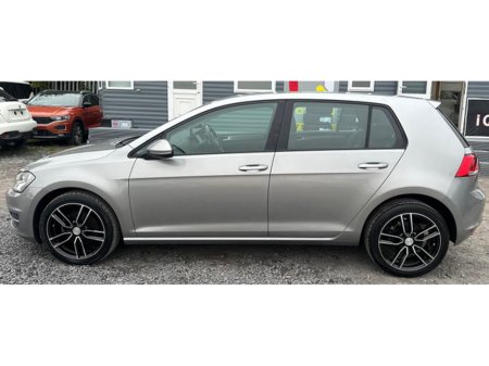 2013 Volkswagen Golf - view 3