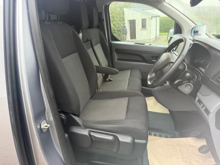 2022 Peugeot Expert Professional NO VAT!! 1.5 BlueHDi 100bhp €17,995 thumbnail