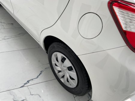 2017 Toyota Yaris - thumbnail 10