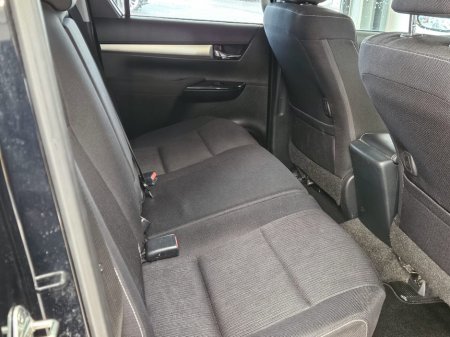 2024 Toyota Hilux - thumbnail 6