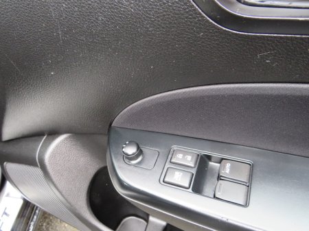2015 Suzuki Swift - thumbnail 11