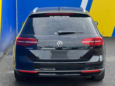 2018 Volkswagen Passat VARIANT HIGHLINE 2.0 TDI * HUGE SPEC * // LEATHER INTERIOR // 360 PARKING CAMERA // APPLE CARPLAY/ANDROID AUTO €22,950 thumbnail