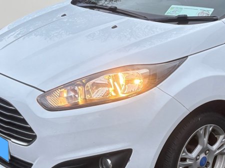 2015 Ford Fiesta MCA ZETEC 1.25 60PS M5 4DR €8,500 thumbnail