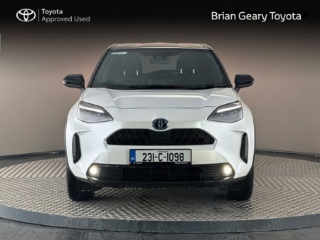 2023 Toyota Yaris Cross LUNA SPORT €27,950 thumbnail