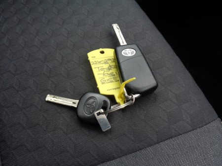 2022 Toyota Yaris - thumbnail 13