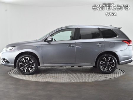 2017 Mitsubishi Outlander PHEV 2.0L MIVEC 4WD 5-Seater Instyle €16,880 thumbnail