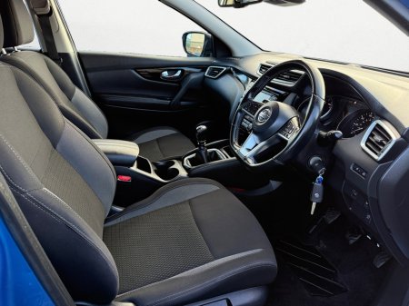 2017 Nissan Qashqai - thumbnail 5