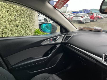 2018 Mazda Mazda3 AXELA/MAZDA 3 S 1.5 PETROL MANUAL //LOW MILES//BOSE SOUND//KEYLESS ENTRY//REVERSE CAMERA// €14,950 thumbnail