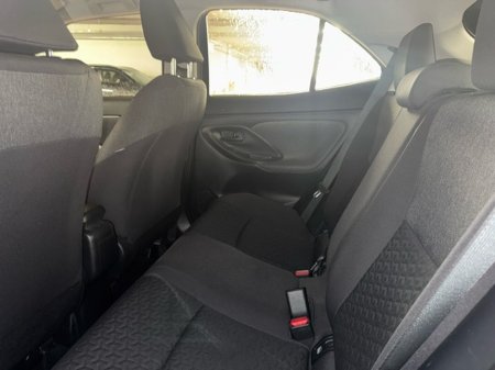 2022 Toyota Yaris Cross LUNA HYBRID AUTOMATIC // REAR CAMERA // AIR CON // SMART ENTRY/SMART START // TOYOTA SAFETY SENSE // FULL WARRANTY €25,945 thumbnail