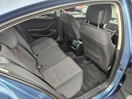 2018 Volkswagen Passat - thumbnail 5