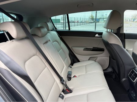 2021 Kia Sportage - thumbnail 11