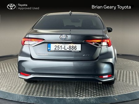2025 Toyota Corolla LunaSport Hybrid €33,950