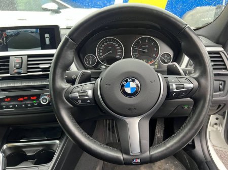2015 BMW 3 Series - thumbnail 4