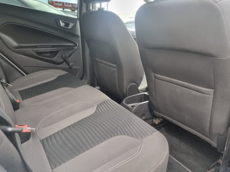 2015 Ford Fiesta - thumbnail 9